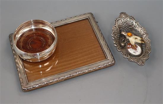 Small silver including a photograph frame, coaster, bon-bon dish and jewellery.